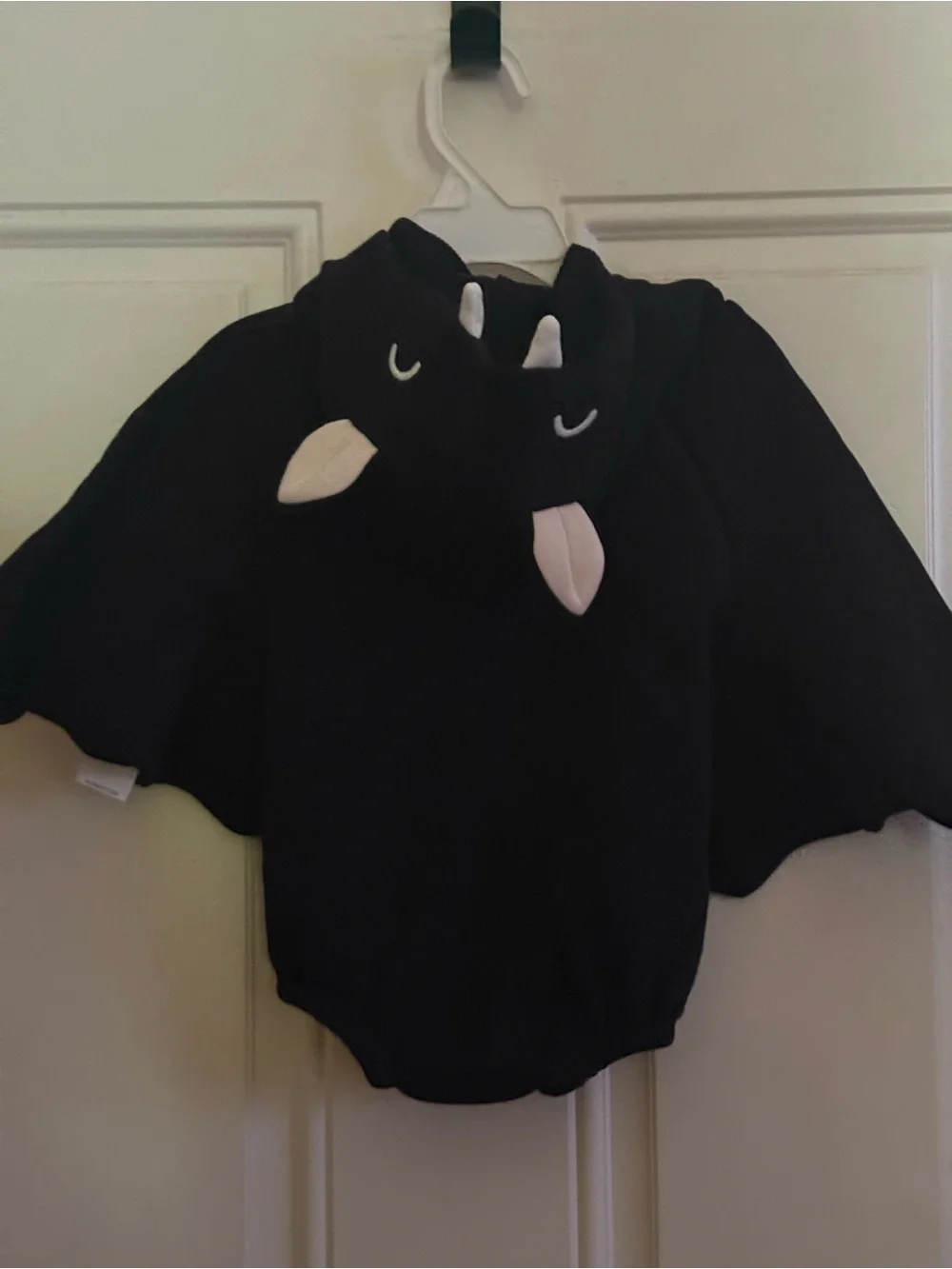 Old Navy Black Bat Wing Hoodie Romper Costume size 12-18 month NWT